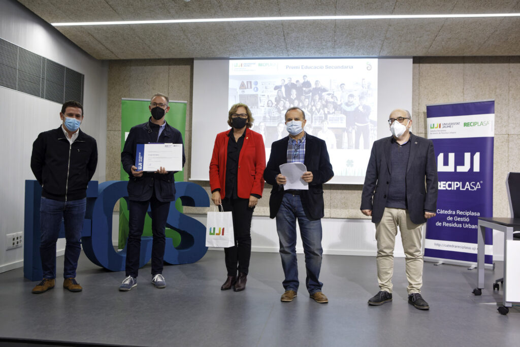 Premio al colegio Villa Fátima en la categoria de eduación secundaria