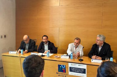 La Cátedra Reciplasa-UJI tiene abierta la campaña ‘Què fem amb el fem?’ para fomentar el reciclaje entre los más jóvenes