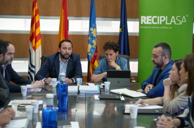 Reciplasa refuerza la coordinación institucional para garantizar el servicio tras el incendio de su planta
